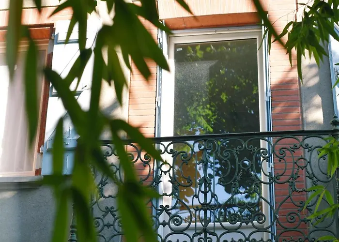 Bugrane Alloggio in famiglia Tolosa