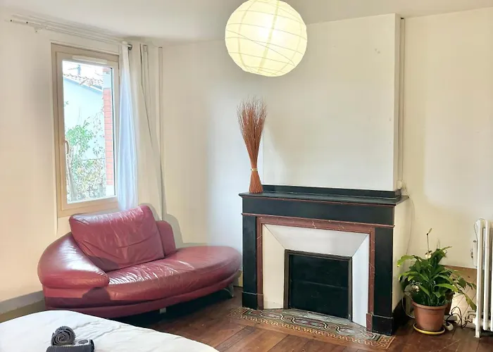 Проживание в семье Bugrane