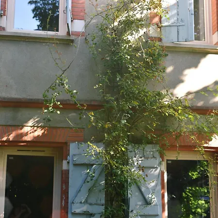 בית אירוח Bugrane *